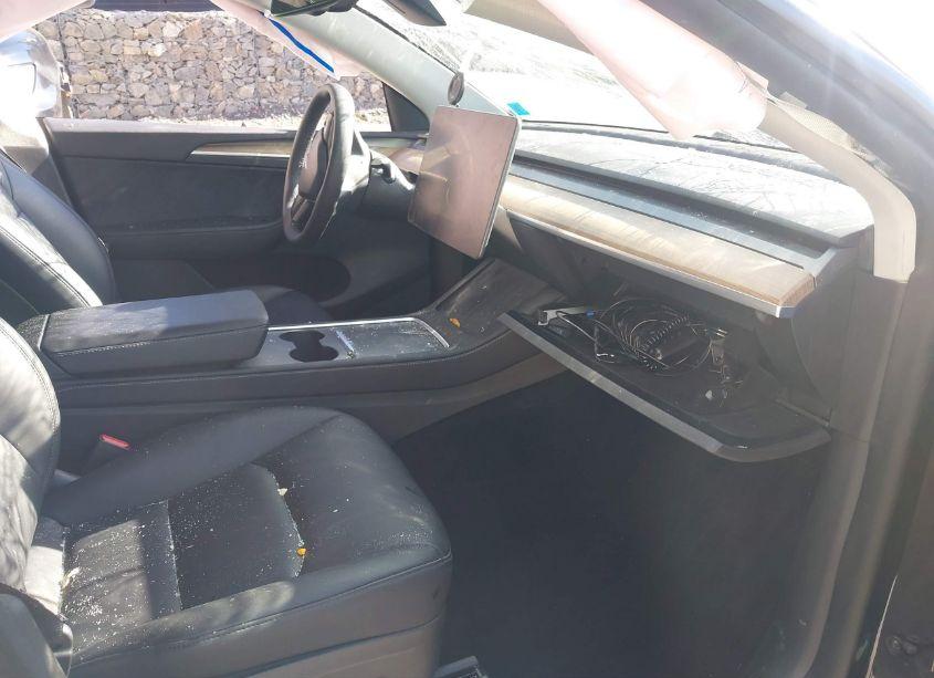 Photo 5 of 2022 Tesla Model Y LONG RANGE DUAL MOTOR ALL-WHEEL DRIVE (VIN 7SAYGDEE2NA014887)