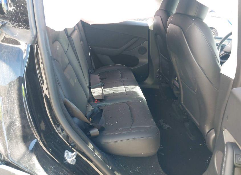 Photo 8 of 2022 Tesla Model Y LONG RANGE DUAL MOTOR ALL-WHEEL DRIVE (VIN 7SAYGDEE2NA014887)