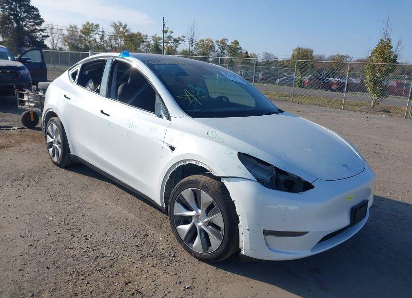 2022 Tesla Model Y LONG RANGE DUAL MOTOR ALL-WHEEL DRIVE (VIN 7SAYGDEE2NF319289) main photo