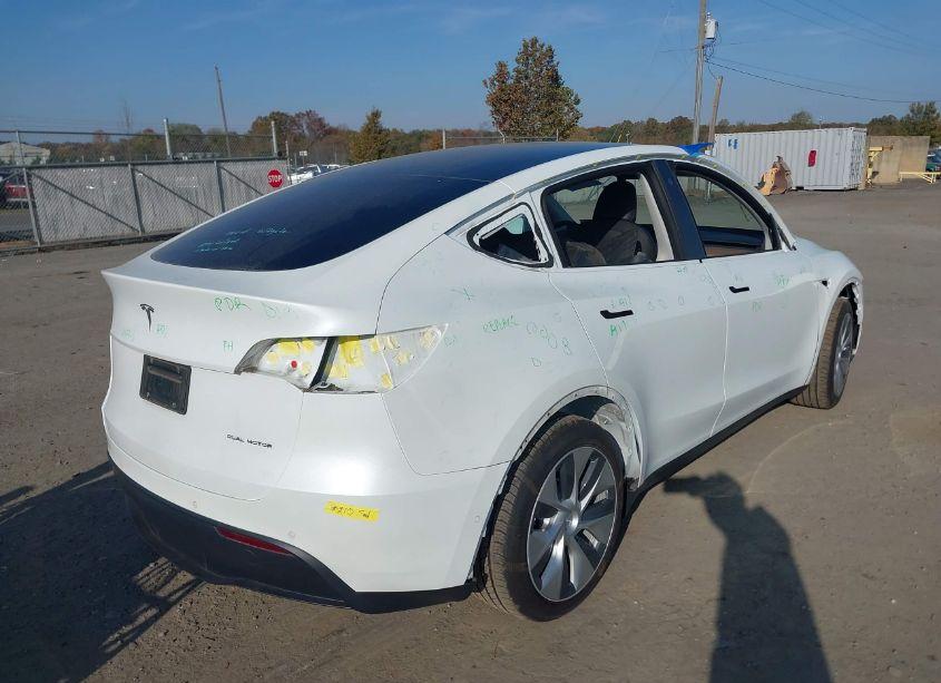 Photo 4 of 2022 Tesla Model Y LONG RANGE DUAL MOTOR ALL-WHEEL DRIVE (VIN 7SAYGDEE2NF319289)