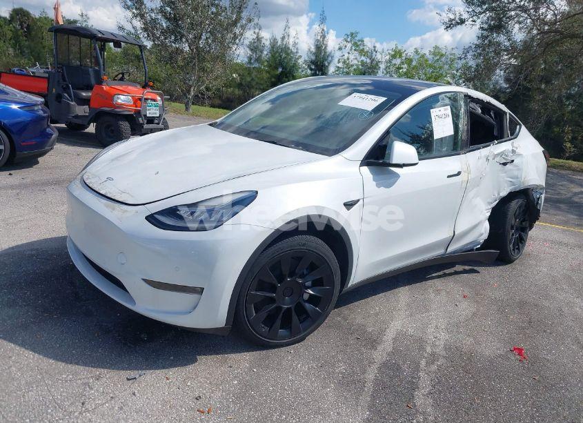 Photo 2 of 2022 Tesla Model Y LONG RANGE DUAL MOTOR ALL-WHEEL DRIVE (VIN 7SAYGDEE2NF435303)