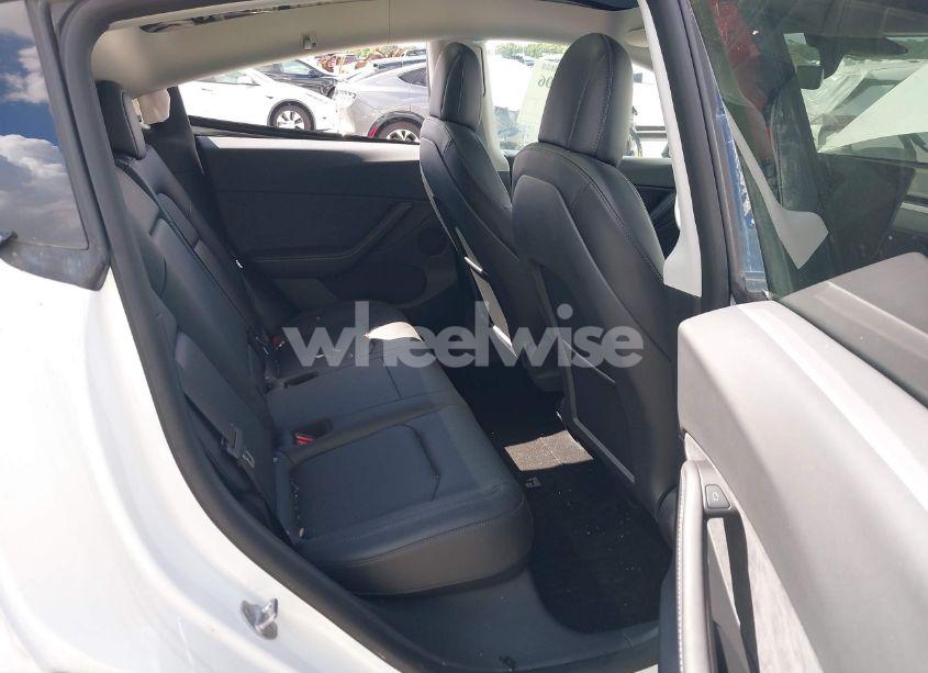 Photo 8 of 2022 Tesla Model Y LONG RANGE DUAL MOTOR ALL-WHEEL DRIVE (VIN 7SAYGDEE2NF435303)