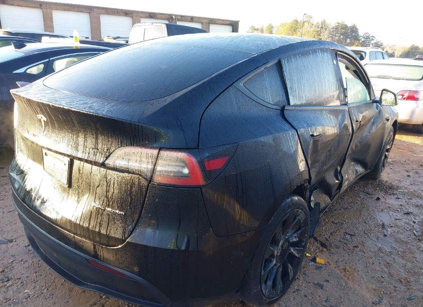 Photo 4 of 2022 Tesla Model Y LONG RANGE DUAL MOTOR ALL-WHEEL DRIVE (VIN 7SAYGDEE2NF445720)