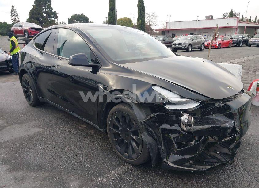 2023 Tesla Model Y AWD/LONG RANGE DUAL MOTOR ALL-WHEEL DRIVE (VIN 7SAYGDEE2PA024032) main photo