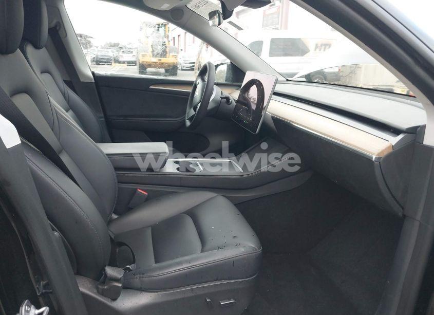 Photo 5 of 2023 Tesla Model Y AWD/LONG RANGE DUAL MOTOR ALL-WHEEL DRIVE (VIN 7SAYGDEE2PA024032)