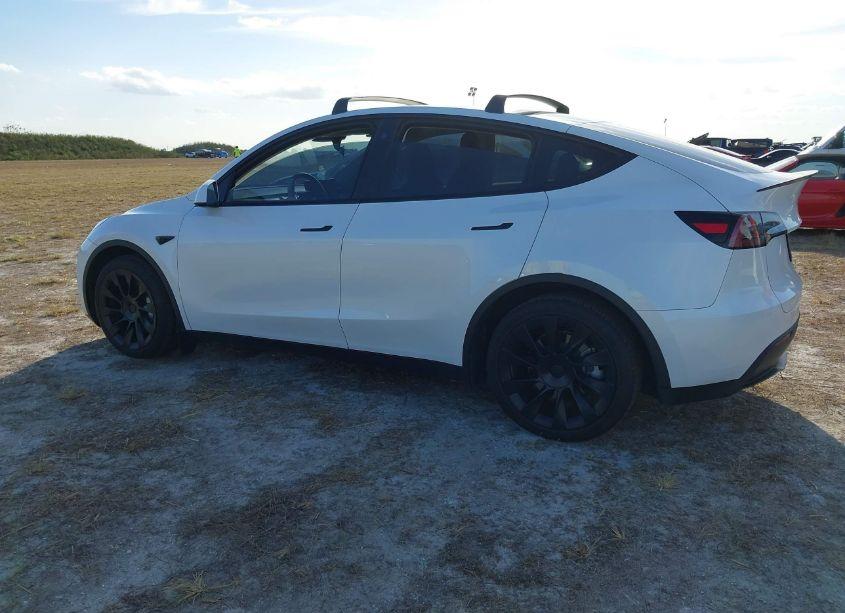 Photo 14 of 2023 Tesla Model Y AWD/LONG RANGE DUAL MOTOR ALL-WHEEL DRIVE (VIN 7SAYGDEE2PA024869)