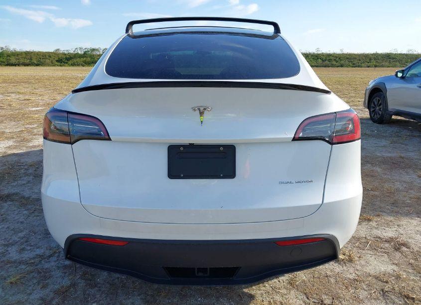 Photo 16 of 2023 Tesla Model Y AWD/LONG RANGE DUAL MOTOR ALL-WHEEL DRIVE (VIN 7SAYGDEE2PA024869)