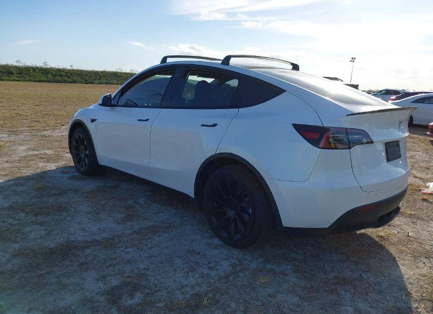 Photo 3 of 2023 Tesla Model Y AWD/LONG RANGE DUAL MOTOR ALL-WHEEL DRIVE (VIN 7SAYGDEE2PA024869)