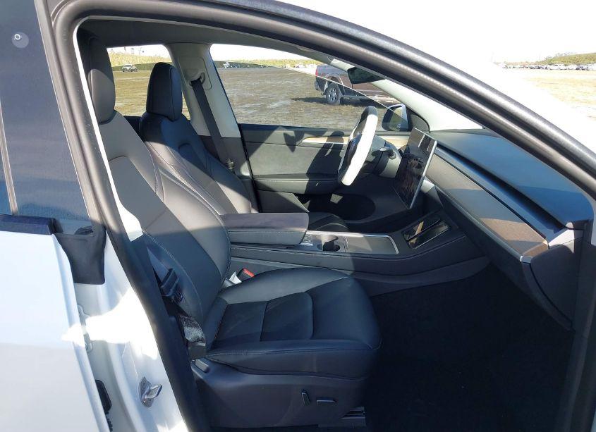 Photo 5 of 2023 Tesla Model Y AWD/LONG RANGE DUAL MOTOR ALL-WHEEL DRIVE (VIN 7SAYGDEE2PA024869)