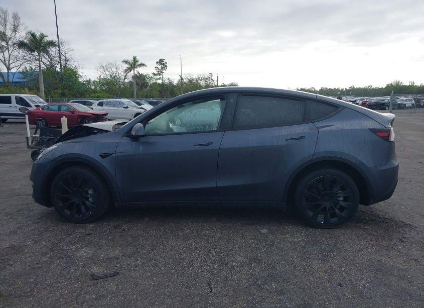 Photo 14 of 2023 Tesla Model Y AWD/LONG RANGE DUAL MOTOR ALL-WHEEL DRIVE (VIN 7SAYGDEE2PA044183)