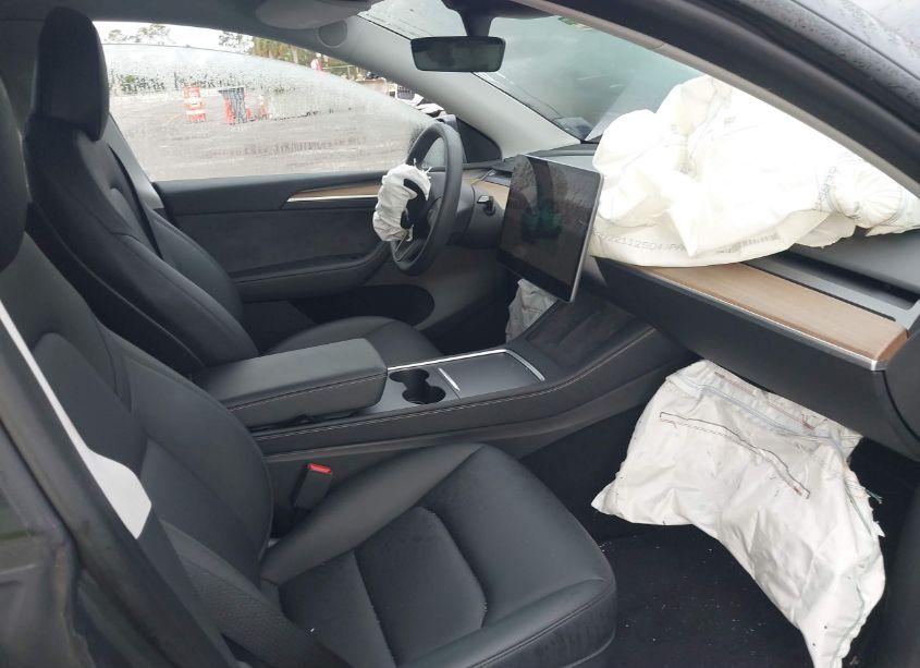 Photo 5 of 2023 Tesla Model Y AWD/LONG RANGE DUAL MOTOR ALL-WHEEL DRIVE (VIN 7SAYGDEE2PA044183)