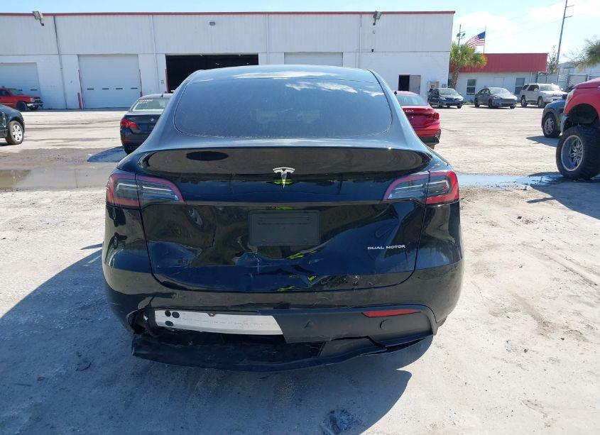 Photo 16 of 2023 Tesla Model Y AWD/LONG RANGE DUAL MOTOR ALL-WHEEL DRIVE (VIN 7SAYGDEE2PA044863)