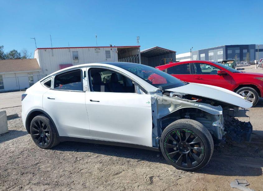 Photo 13 of 2023 Tesla Model Y AWD/LONG RANGE DUAL MOTOR ALL-WHEEL DRIVE (VIN 7SAYGDEE2PA070217)