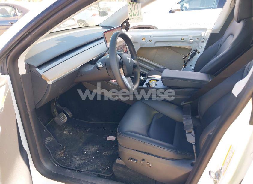 Photo 5 of 2023 Tesla Model Y AWD/LONG RANGE DUAL MOTOR ALL-WHEEL DRIVE (VIN 7SAYGDEE2PA070217)