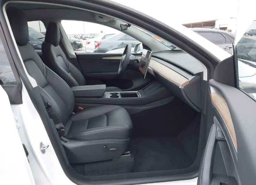 Photo 5 of 2023 Tesla Model Y AWD/LONG RANGE DUAL MOTOR ALL-WHEEL DRIVE (VIN 7SAYGDEE2PA101238)