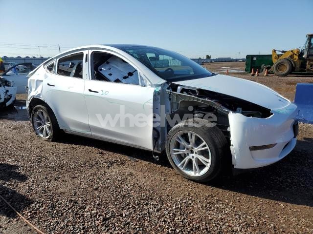 Photo 3 of 2023 TESLA MODEL Y (VIN 7SAYGDEE2PA138337)