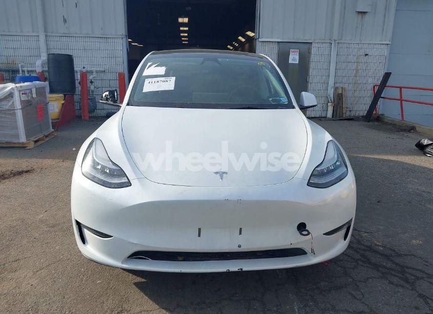 Photo 12 of 2023 Tesla Model Y AWD/LONG RANGE DUAL MOTOR ALL-WHEEL DRIVE (VIN 7SAYGDEE2PA155638)
