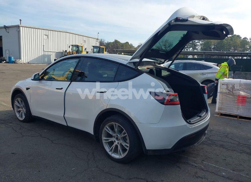 Photo 3 of 2023 Tesla Model Y AWD/LONG RANGE DUAL MOTOR ALL-WHEEL DRIVE (VIN 7SAYGDEE2PA155638)