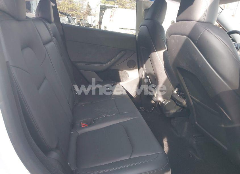 Photo 8 of 2023 Tesla Model Y AWD/LONG RANGE DUAL MOTOR ALL-WHEEL DRIVE (VIN 7SAYGDEE2PA155638)