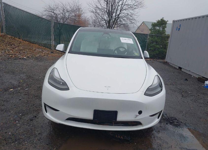 Photo 6 of 2023 Tesla Model Y AWD/LONG RANGE DUAL MOTOR ALL-WHEEL DRIVE (VIN 7SAYGDEE2PF701227)