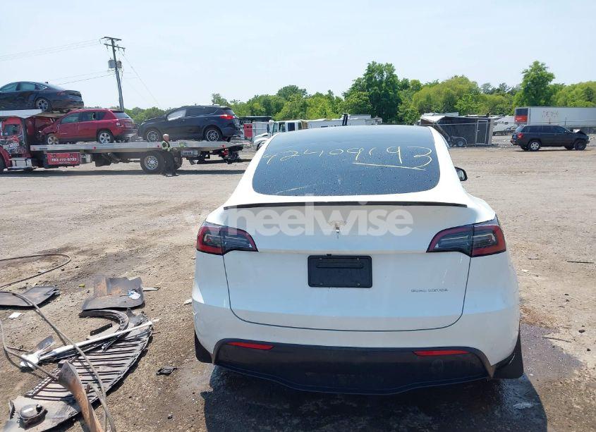 Photo 17 of 2023 Tesla Model Y (VIN 7SAYGDEE2PF747091)