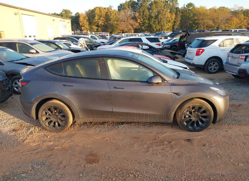 Photo 13 of 2023 Tesla Model Y (VIN 7SAYGDEE2PF754624)
