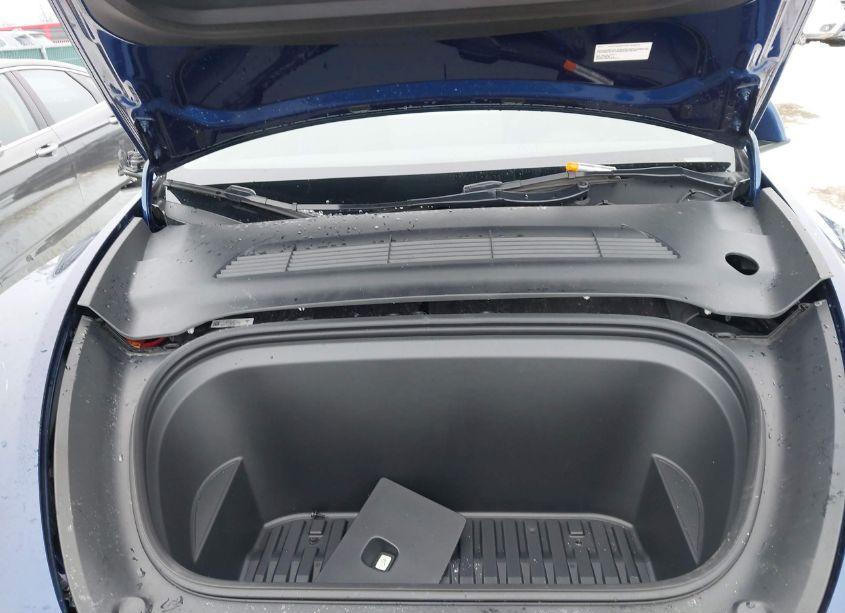 Photo 10 of 2023 Tesla Model Y AWD/LONG RANGE DUAL MOTOR ALL-WHEEL DRIVE (VIN 7SAYGDEE2PF837373)