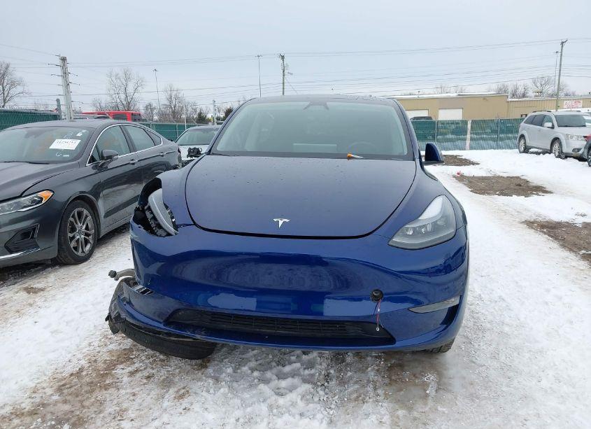 Photo 11 of 2023 Tesla Model Y AWD/LONG RANGE DUAL MOTOR ALL-WHEEL DRIVE (VIN 7SAYGDEE2PF837373)