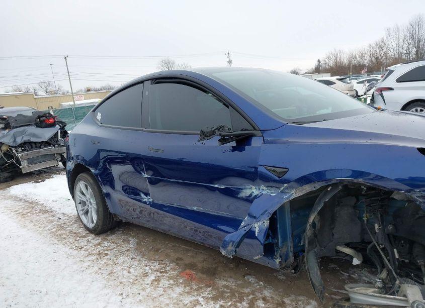 Photo 12 of 2023 Tesla Model Y AWD/LONG RANGE DUAL MOTOR ALL-WHEEL DRIVE (VIN 7SAYGDEE2PF837373)