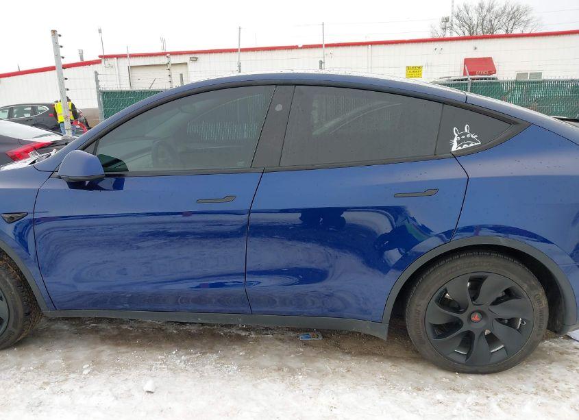 Photo 13 of 2023 Tesla Model Y AWD/LONG RANGE DUAL MOTOR ALL-WHEEL DRIVE (VIN 7SAYGDEE2PF837373)
