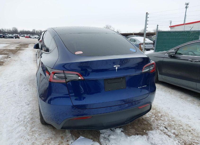 Photo 15 of 2023 Tesla Model Y AWD/LONG RANGE DUAL MOTOR ALL-WHEEL DRIVE (VIN 7SAYGDEE2PF837373)