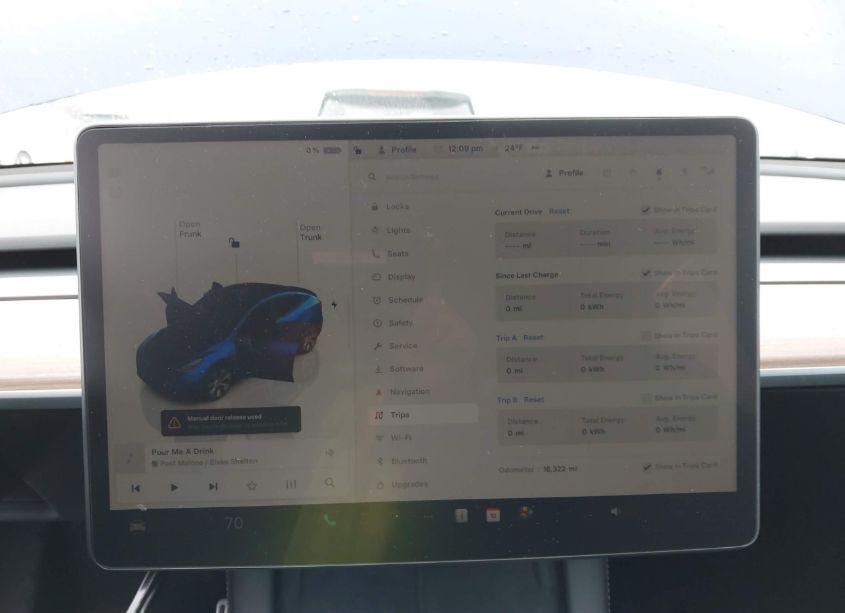 Photo 17 of 2023 Tesla Model Y AWD/LONG RANGE DUAL MOTOR ALL-WHEEL DRIVE (VIN 7SAYGDEE2PF837373)