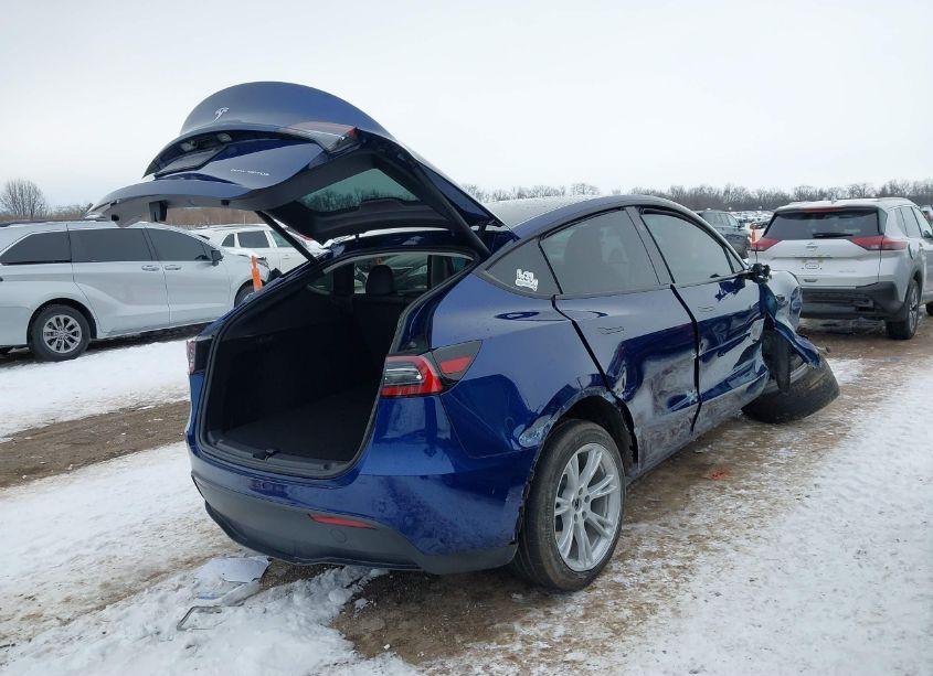 Photo 4 of 2023 Tesla Model Y AWD/LONG RANGE DUAL MOTOR ALL-WHEEL DRIVE (VIN 7SAYGDEE2PF837373)