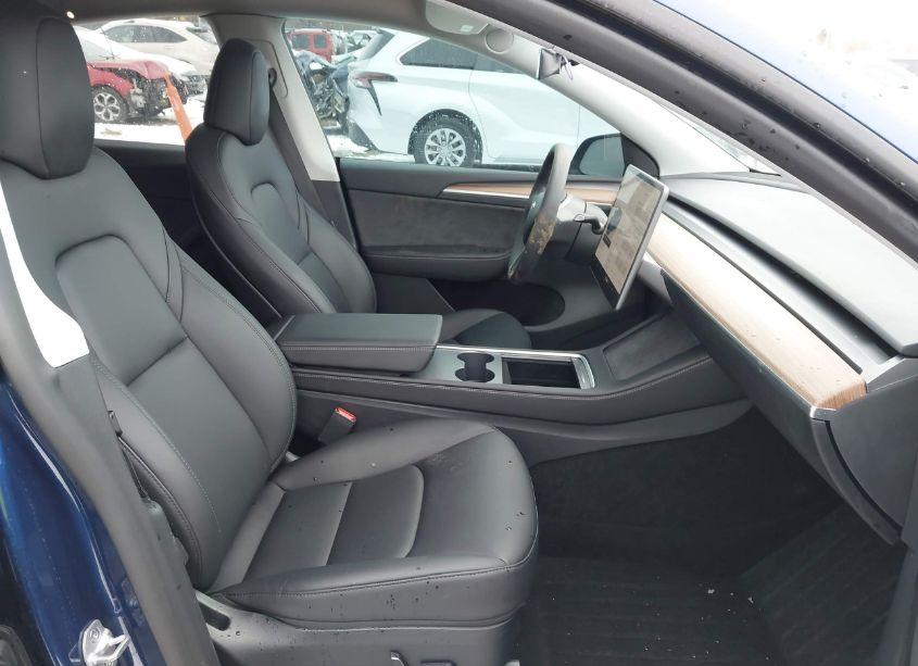 Photo 5 of 2023 Tesla Model Y AWD/LONG RANGE DUAL MOTOR ALL-WHEEL DRIVE (VIN 7SAYGDEE2PF837373)