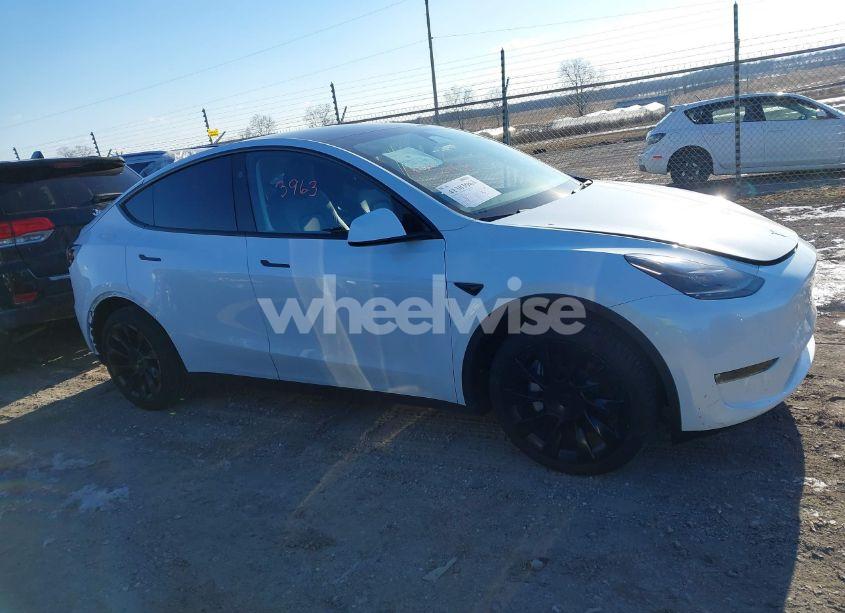 Photo 13 of 2023 Tesla Model Y AWD/LONG RANGE DUAL MOTOR ALL-WHEEL DRIVE (VIN 7SAYGDEE2PF855551)