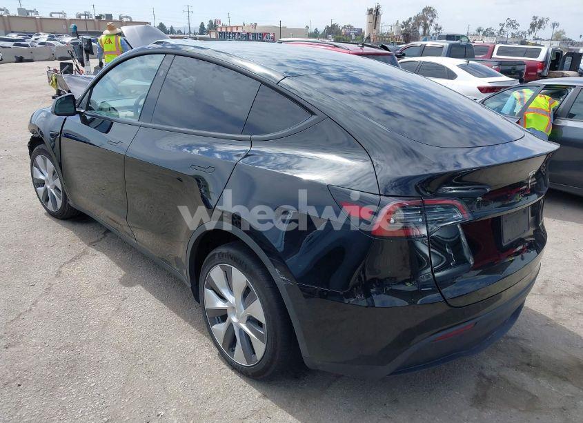 Photo 3 of 2023 Tesla Model Y AWD/LONG RANGE DUAL MOTOR ALL-WHEEL DRIVE (VIN 7SAYGDEE2PF863200)