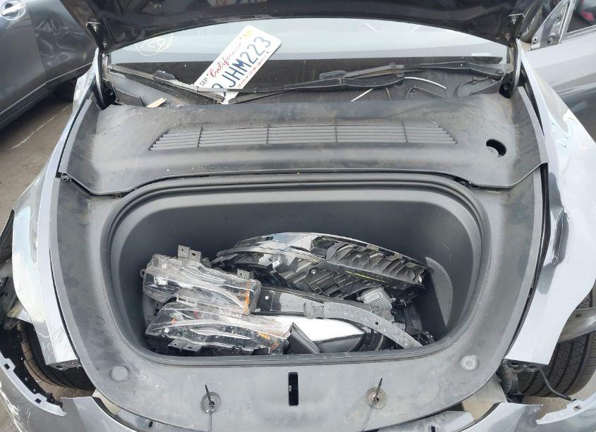 Photo 10 of 2023 Tesla Model Y AWD/LONG RANGE DUAL MOTOR ALL-WHEEL DRIVE (VIN 7SAYGDEE2PF885276)