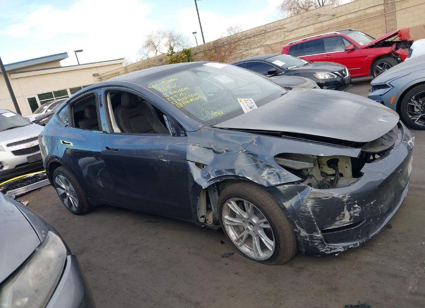 Photo 14 of 2023 Tesla Model Y AWD/LONG RANGE DUAL MOTOR ALL-WHEEL DRIVE (VIN 7SAYGDEE2PF885276)