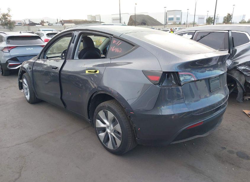 Photo 3 of 2023 Tesla Model Y AWD/LONG RANGE DUAL MOTOR ALL-WHEEL DRIVE (VIN 7SAYGDEE2PF885276)