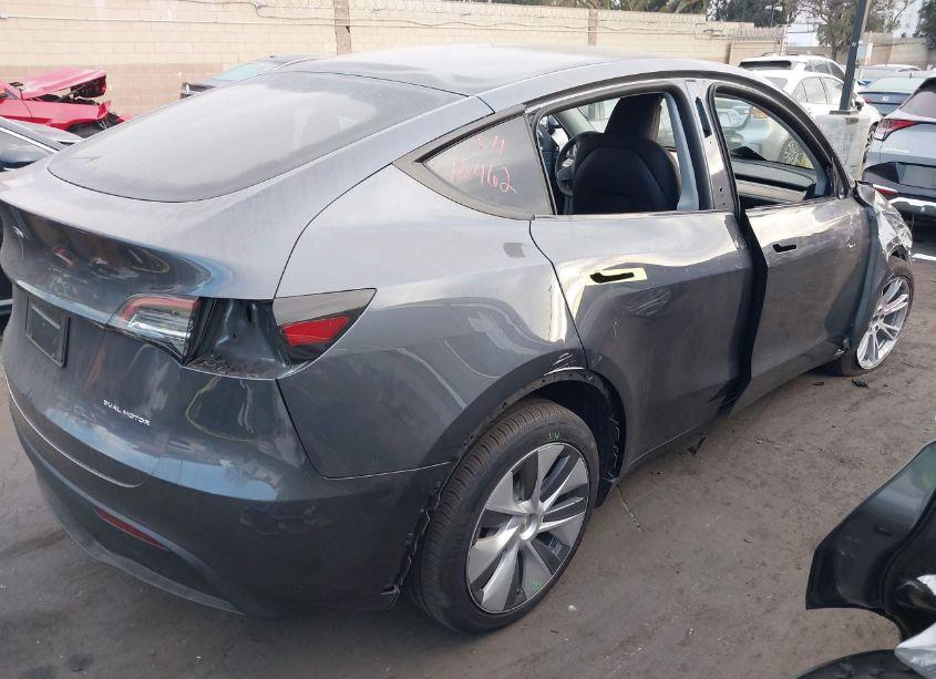 Photo 4 of 2023 Tesla Model Y AWD/LONG RANGE DUAL MOTOR ALL-WHEEL DRIVE (VIN 7SAYGDEE2PF885276)