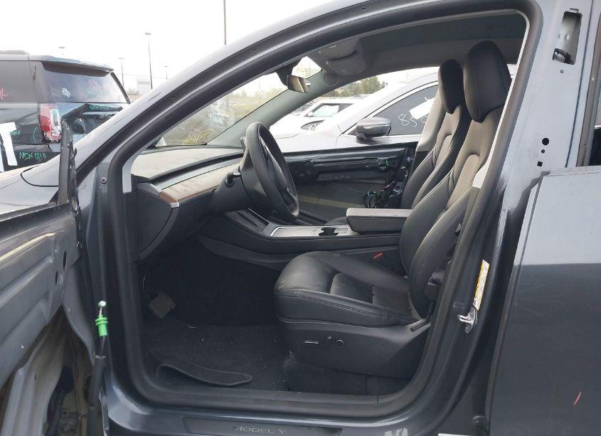 Photo 5 of 2023 Tesla Model Y AWD/LONG RANGE DUAL MOTOR ALL-WHEEL DRIVE (VIN 7SAYGDEE2PF885276)