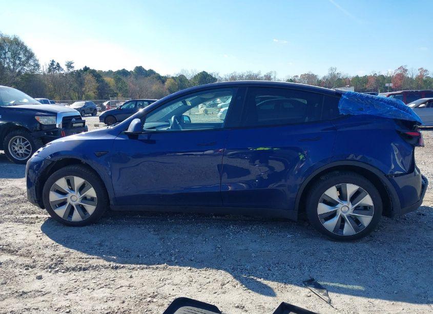 Photo 13 of 2024 Tesla Model Y LONG RANGE DUAL MOTOR ALL-WHEEL DRIVE (VIN 7SAYGDEE2RA225741)