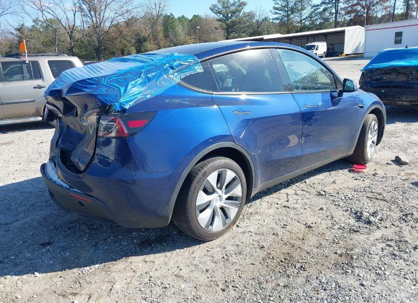 Photo 4 of 2024 Tesla Model Y LONG RANGE DUAL MOTOR ALL-WHEEL DRIVE (VIN 7SAYGDEE2RA225741)