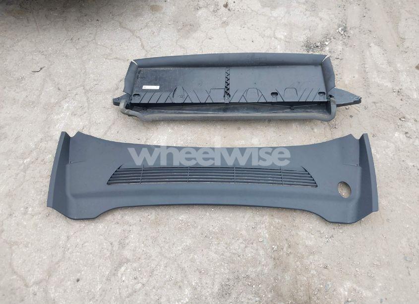 Photo 11 of 2024 Tesla Model Y LONG RANGE DUAL MOTOR ALL-WHEEL DRIVE (VIN 7SAYGDEE2RA268086)