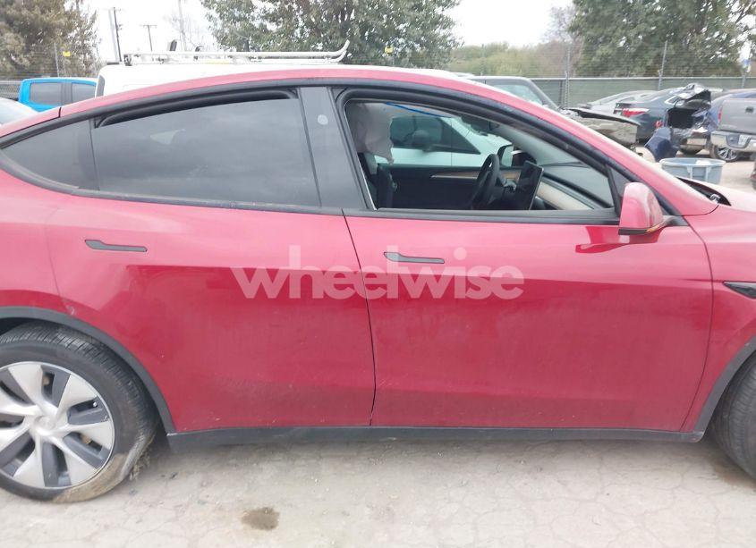 Photo 13 of 2024 Tesla Model Y LONG RANGE DUAL MOTOR ALL-WHEEL DRIVE (VIN 7SAYGDEE2RA268086)