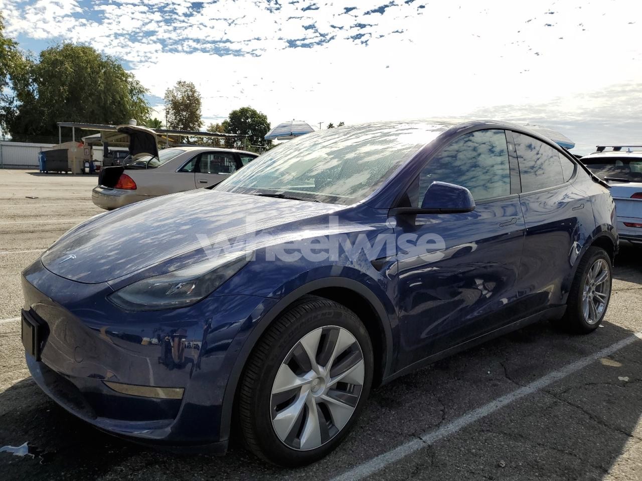 2024 TESLA MODEL Y (VIN 7SAYGDEE2RA285471) main photo