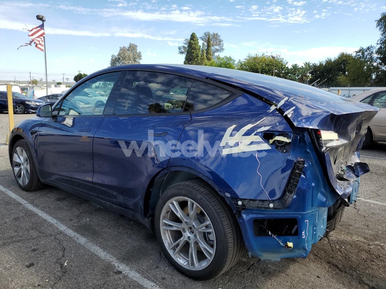 Photo 2 of 2024 TESLA MODEL Y (VIN 7SAYGDEE2RA285471)