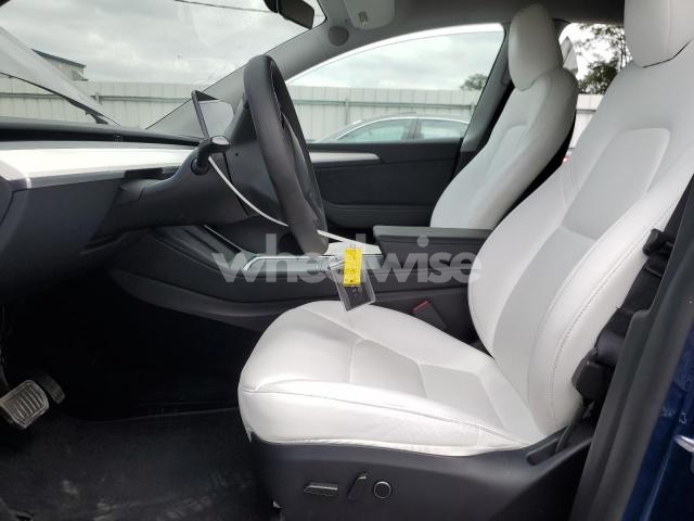 Photo 3 of 2024 TESLA MODEL Y (VIN 7SAYGDEE2RA327301)