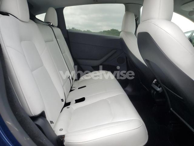 Photo 6 of 2024 TESLA MODEL Y (VIN 7SAYGDEE2RA327301)