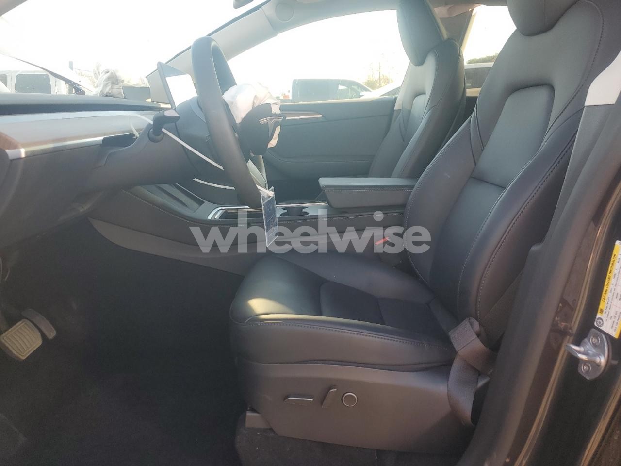 Photo 7 of 2024 TESLA MODEL Y (VIN 7SAYGDEE2RF212930)